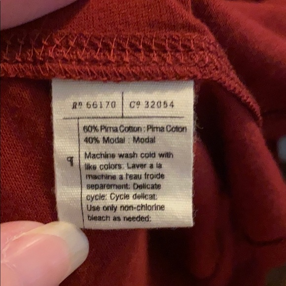 Loose fitting top. - Picture 3 of 3